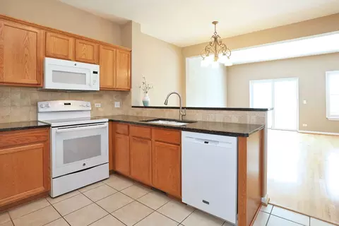 Kitchen - 301 Bay Dr, Itasca, IL 60143 photo 1 of 4