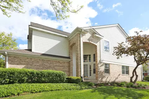 Exterior - 301 Bay Dr, Itasca, IL 60143 photo 3 of 4