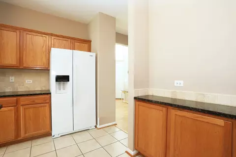 Kitchen - 301 Bay Dr, Itasca, IL 60143 photo 3 of 4