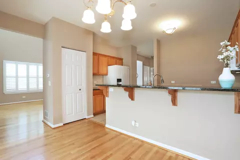 Kitchen - 301 Bay Dr, Itasca, IL 60143 photo 4 of 4