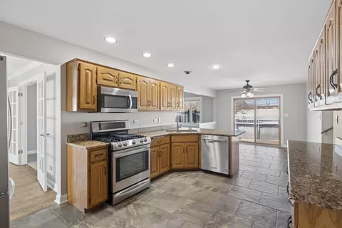 Kitchen - 1336 Tralee Ln, Lockport, IL 60441 photo 1 of 2