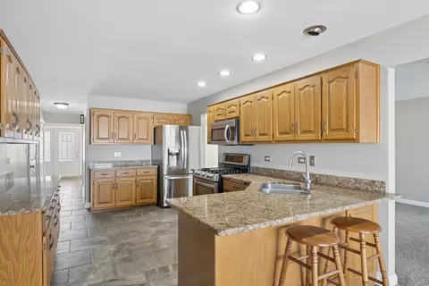 Kitchen - 1336 Tralee Ln, Lockport, IL 60441 photo 2 of 2
