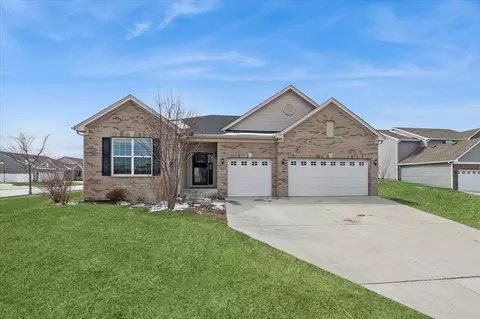 807 Back Bay Ct, Minooka, IL 60447