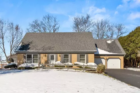601 N View St, Hinckley, IL 60520