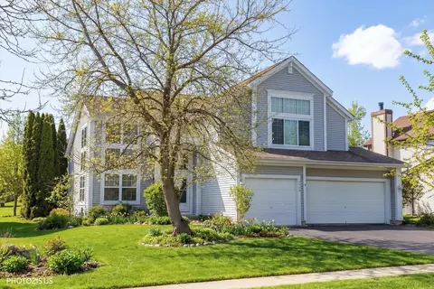 1728 Village Ct, Crystal Lake, IL 60014