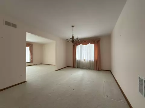 Living - 7700 Apple Tree Ln, Willowbrook, IL 60527 photo 2 of 4