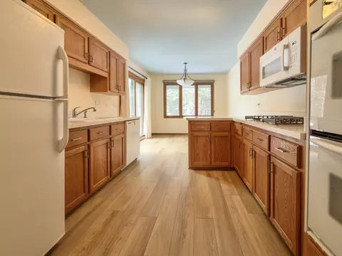 Kitchen - 7700 Apple Tree Ln, Willowbrook, IL 60527 photo 1 of 2