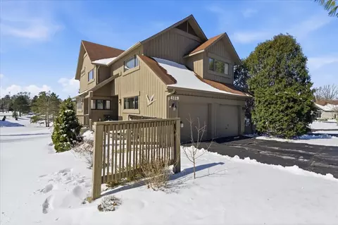 4119 White Ash Rd, Crystal Lake, IL 60014