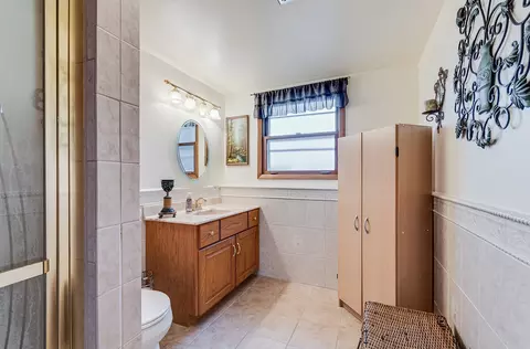 Bath - 6512 Jack Rogers Ln, Plainfield, IL 60586 photo 2 of 2