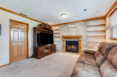 Living - 6512 Jack Rogers Ln, Plainfield, IL 60586 photo 3 of 3