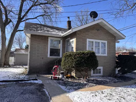 14 W 31st St, Steger, IL 60475