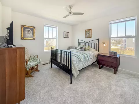 Bedroom - 12431 Eileen St, Lemont, IL 60439 photo 4 of 5