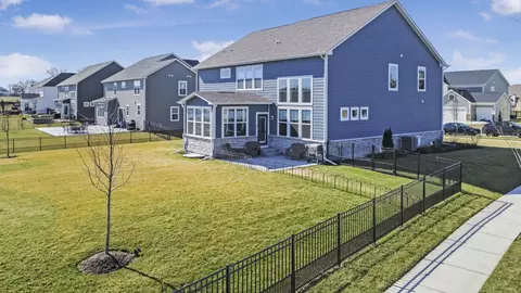 Exterior - 12431 Eileen St, Lemont, IL 60439 photo 3 of 4