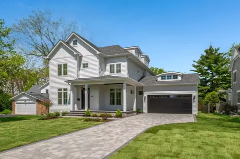 2438 Pomona Ln, Wilmette, IL 60091