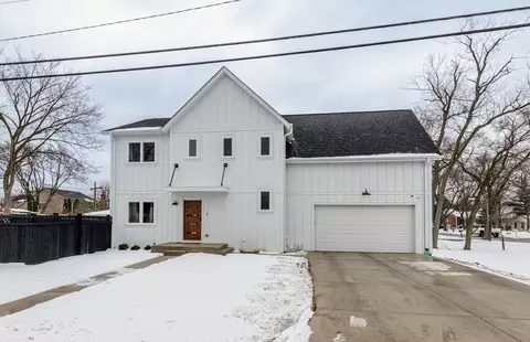 145 N Elmwood Ave, Wood Dale, IL 60191