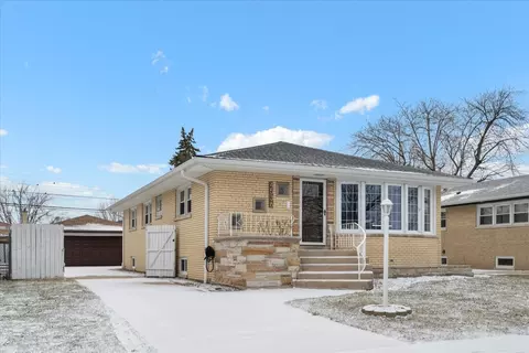4536 W 100th Pl, Oak Lawn, IL 60453