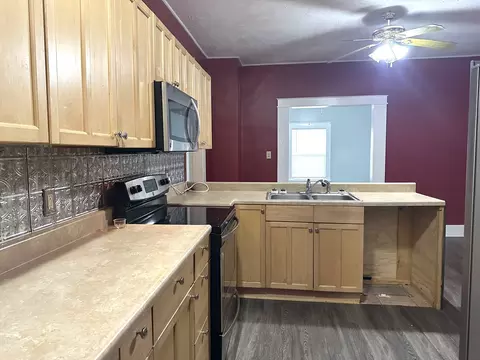 Kitchen - 1308 Maple St, Murphysboro, IL 62966 photo 3 of 3
