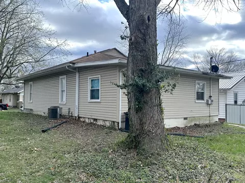 Exterior - 1308 Maple St, Murphysboro, IL 62966 photo 4 of 4