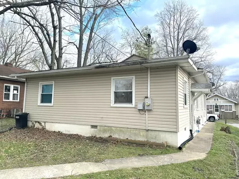 Exterior - 1308 Maple St, Murphysboro, IL 62966 photo 2 of 4