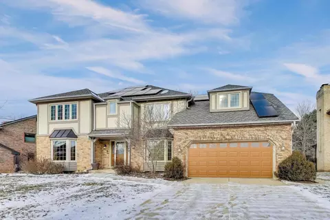 6240 Sleepy Hollow Ln, Lisle, IL 60532