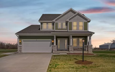 4 Foxtrot Ln, Monticello, IL 61856