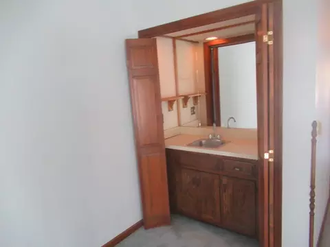 Bath - 596 Windham Ln, Naperville, IL 60563 photo 1 of 7