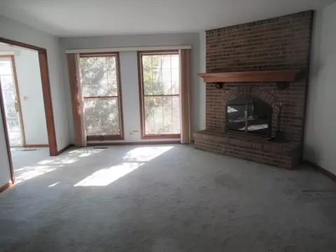 Living - 596 Windham Ln, Naperville, IL 60563 photo 1 of 6