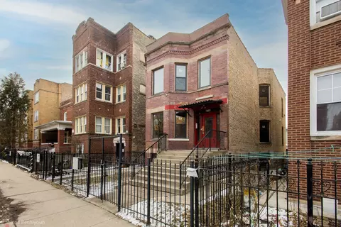 4718 N Central Park Ave, Chicago, IL 60625