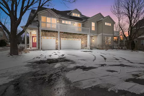 360 Promontory Ln #B, Wauconda, IL 60084