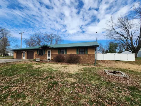 17001 Lowry Ave, Benton, IL 62812
