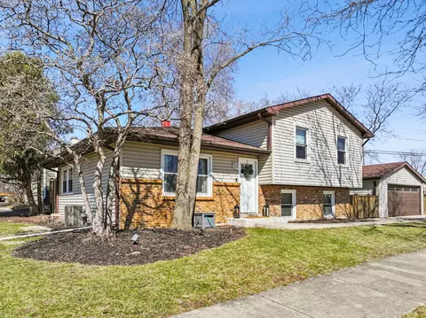 300 Norton St, Lombard, IL 60148