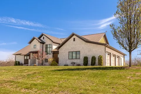 9909 Decatur Rd, Marion, IL 62959