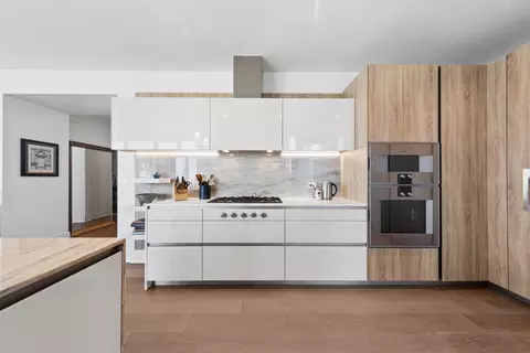 Kitchen - 363 E Wacker Dr #2802, Chicago, IL 60601 photo 2 of 3
