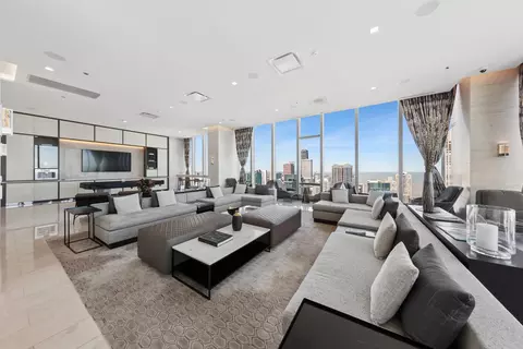 Living - 363 E Wacker Dr #2802, Chicago, IL 60601 photo 4 of 4