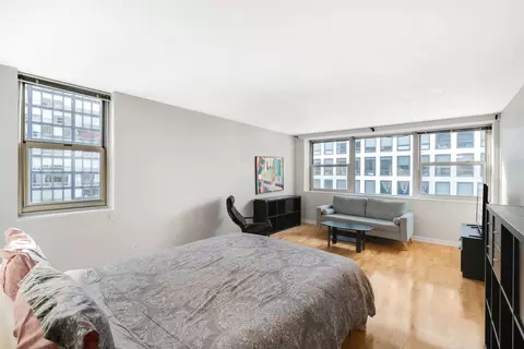 Bedroom - 253 E Delaware Pl #22B, Chicago, IL 60611 photo 1 of 4