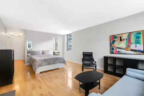 Bedroom - 253 E Delaware Pl #22B, Chicago, IL 60611 photo 2 of 4