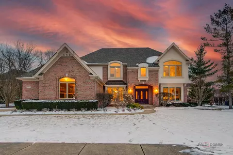 2059 Broadmoor Ln, Vernon Hills, IL 60061
