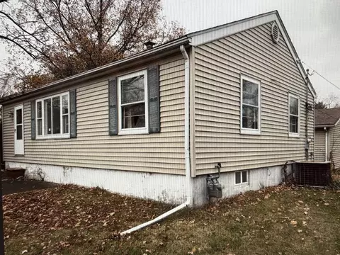 801 E Mckinley St, Pontiac, IL 61764