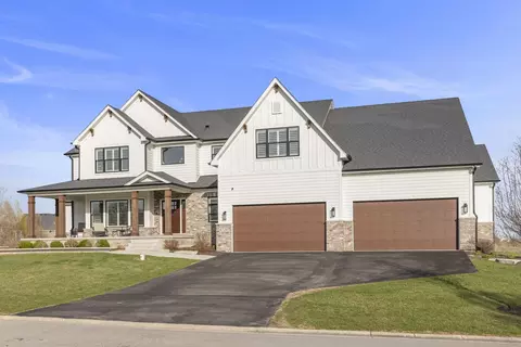 4720 Waakeesha Dr, Oswego, IL 60543