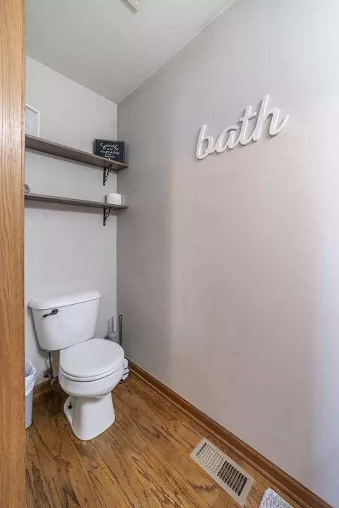 Bath - 4150 Deames St, Plano, IL 60545 photo 4 of 4