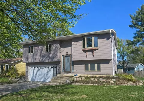 2210 Winchester Dr, Champaign, IL 61821