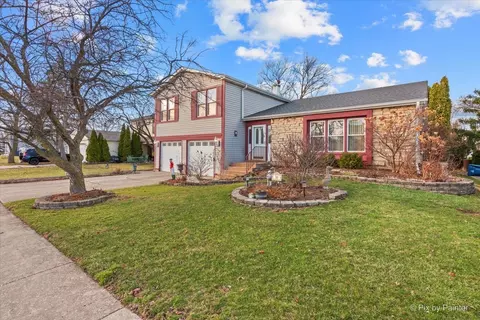 18 Hesterman Dr, Glendale Heights, IL 60139