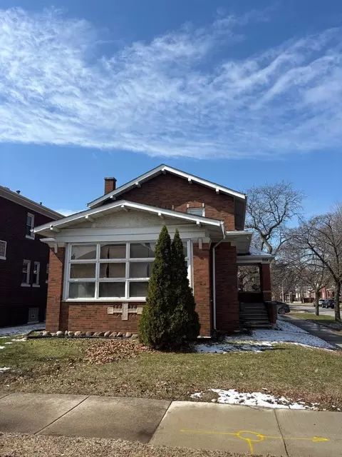 8204 S Champlain Ave, Chicago, IL 60619
