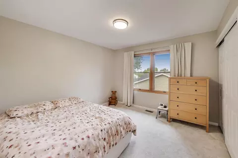 Bedroom - 3790 Whispering Trails Dr, Hoffman Estates, IL 60192 photo 3 of 7