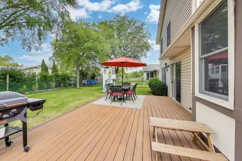 Exterior - 3790 Whispering Trails Dr, Hoffman Estates, IL 60192 photo 2 of 5
