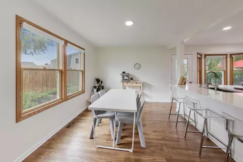 Dining - 3790 Whispering Trails Dr, Hoffman Estates, IL 60192 photo 1 of 3
