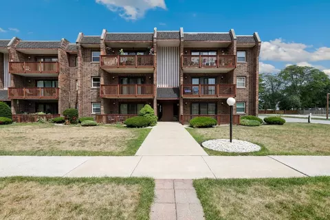 3704 215th St #205, Matteson, IL 60443