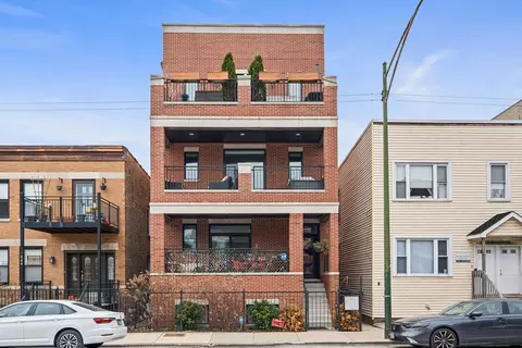3046 N Clybourn Ave #2, Chicago, IL 60618