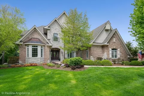 103 Equestrian Way, Hawthorn Woods, IL 60047