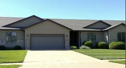 432 Mill Ridge Rd #432, Clinton, IA 52732